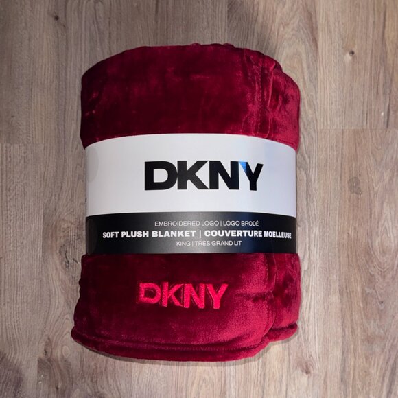 DKNY Red King Soft Plush Fleece Blanket Comforter Bedding Embroidered Logo - Picture 7 of 10
